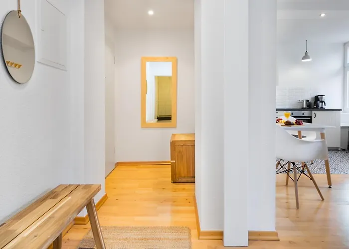 Apartment Thezion, Lovely 1 Bedroom Up To 3 *