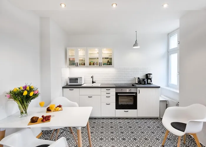 Thezion, Lovely 1 Bedroom Up To 3 Berlin