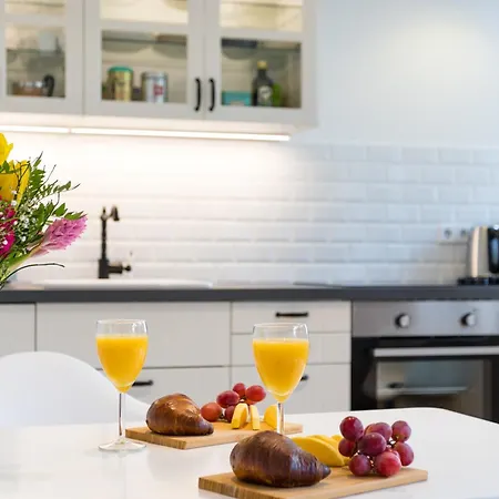 Apartamento Thezion, Lovely 1 Bedroom Up To 3