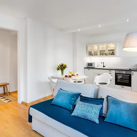 Thezion, Lovely 1 Bedroom Up To 3