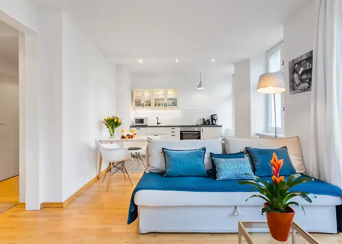 Thezion, Lovely 1 Bedroom Up To 3 * Berlim