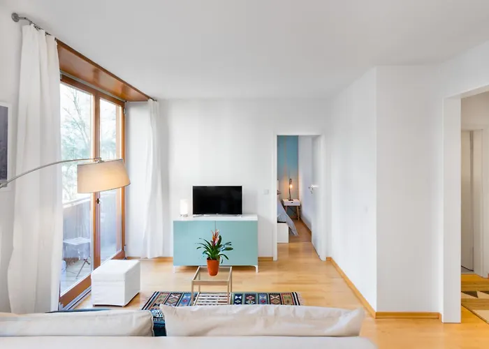 Thezion, Lovely 1 Bedroom Up To 3 *