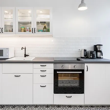 Apartamento Thezion, Lovely 1 Bedroom Up To 3 *