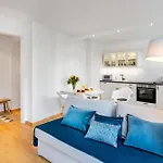 Thezion, Lovely 1 Bedroom Up To 3