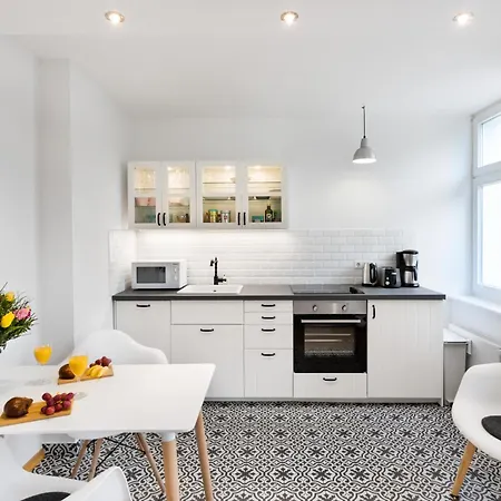 Thezion, Lovely 1 Bedroom Up To 3 Berlín